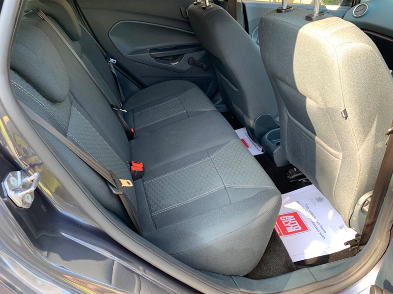 FORD FIESTA 1.4 Titanium 5dr 2010