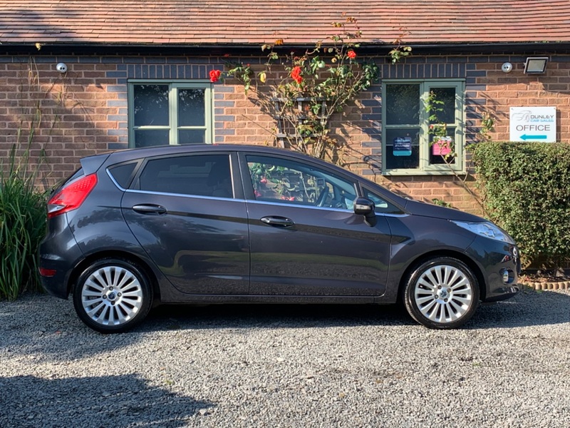 FORD FIESTA 1.4 Titanium 5dr 2010