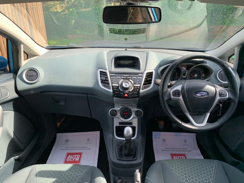 FORD FIESTA 1.4 Titanium 5dr 2011