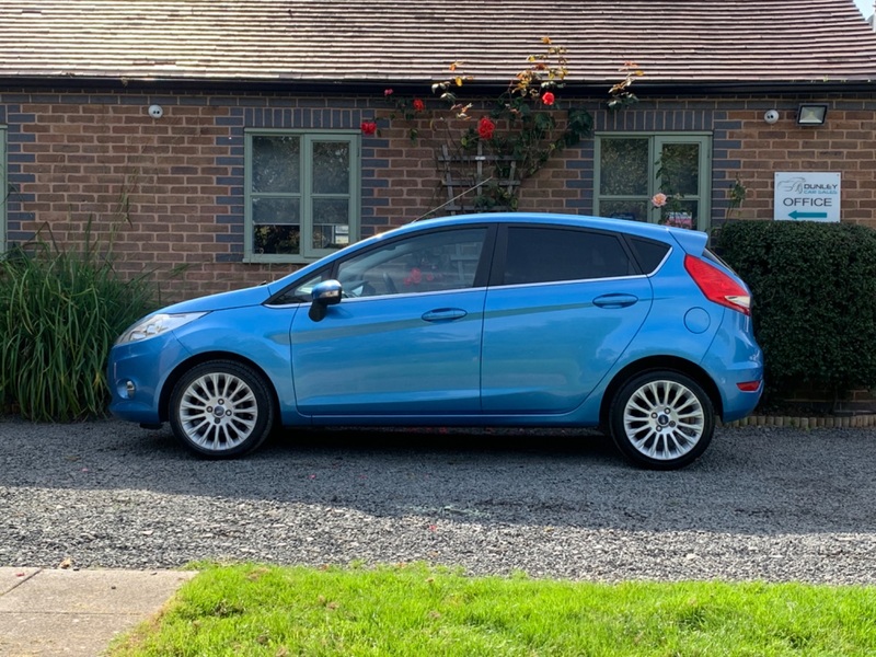 FORD FIESTA 1.4 Titanium 5dr 2011