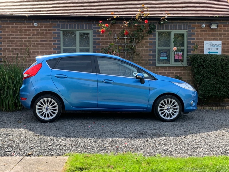 FORD FIESTA 1.4 Titanium 5dr 2011